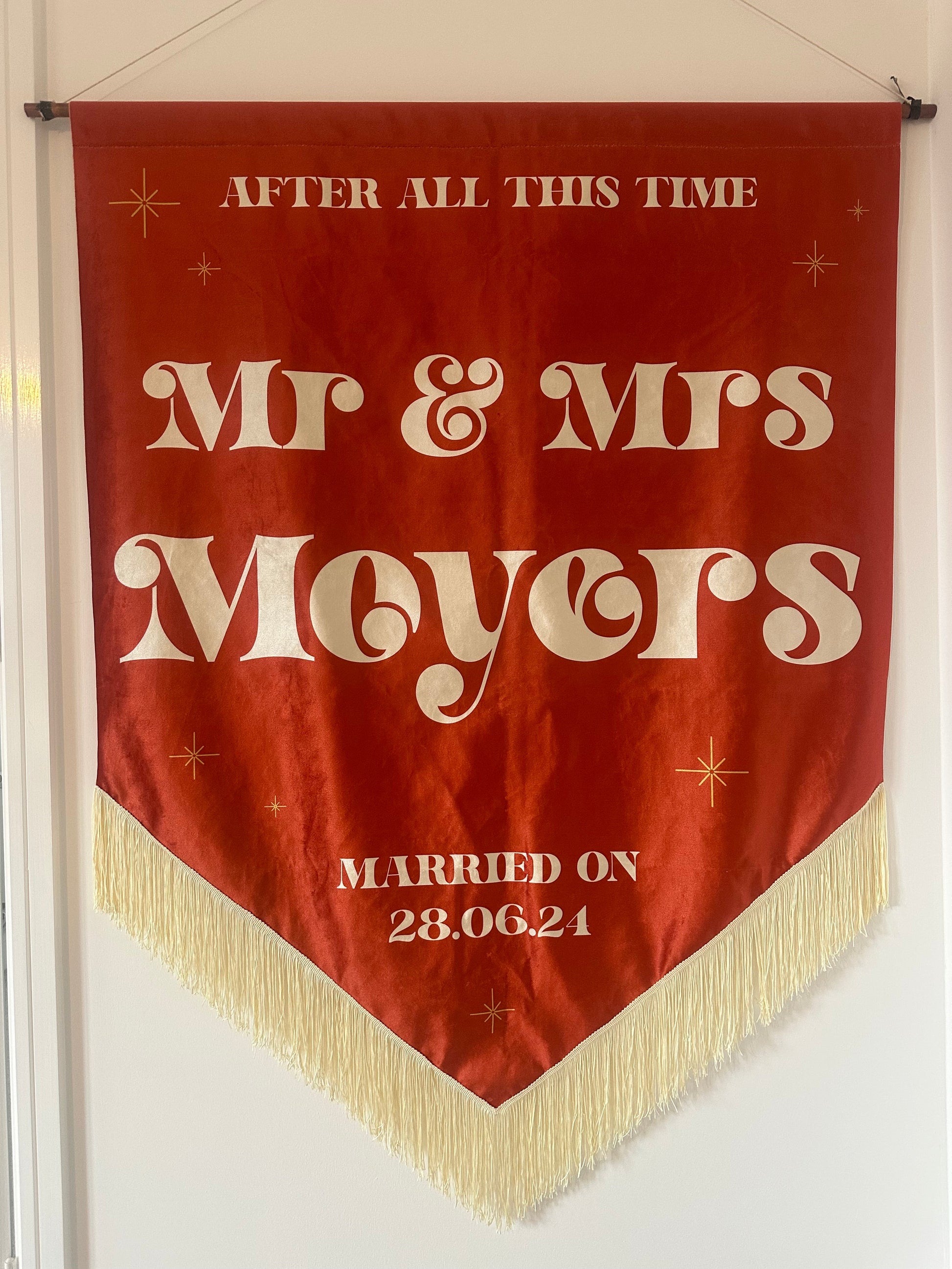 Custom velvet wedding banner, Personalized wedding decor, Luxury wedding banner, Velvet wedding sign, Elegant wedding decoration, Custom wedding signage, Velvet ceremony banner, Wedding name banner, Romantic wedding decor, Personalized wedding banner, Customized velvet sign, Wedding aisle banner, Sophisticated wedding decor, Premium velvet banner, Wedding reception sign.